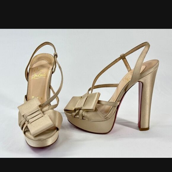 Christain Louboutin - Picture 11 of 17